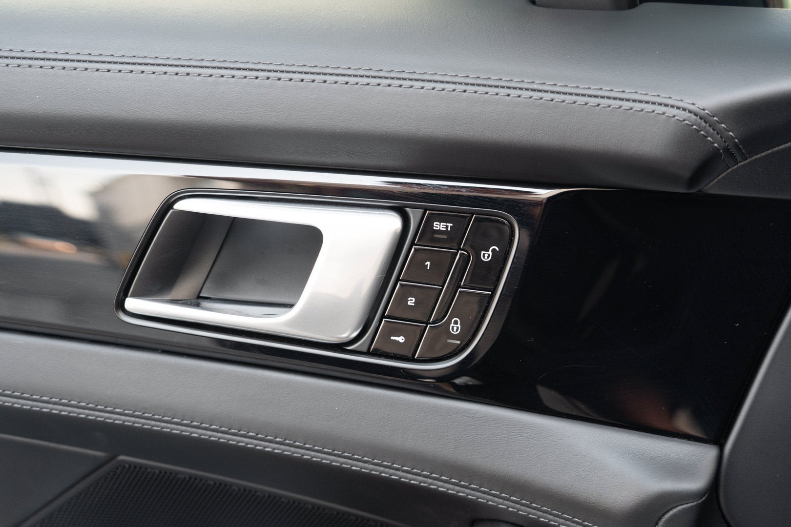 2018 Porsche Panamera Turbo S E-Hybrid