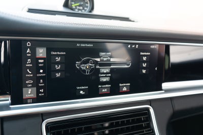 2018 Porsche Panamera Turbo S E-Hybrid