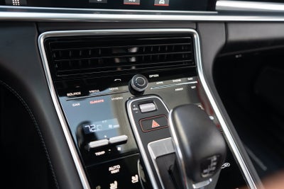 2018 Porsche Panamera Turbo S E-Hybrid