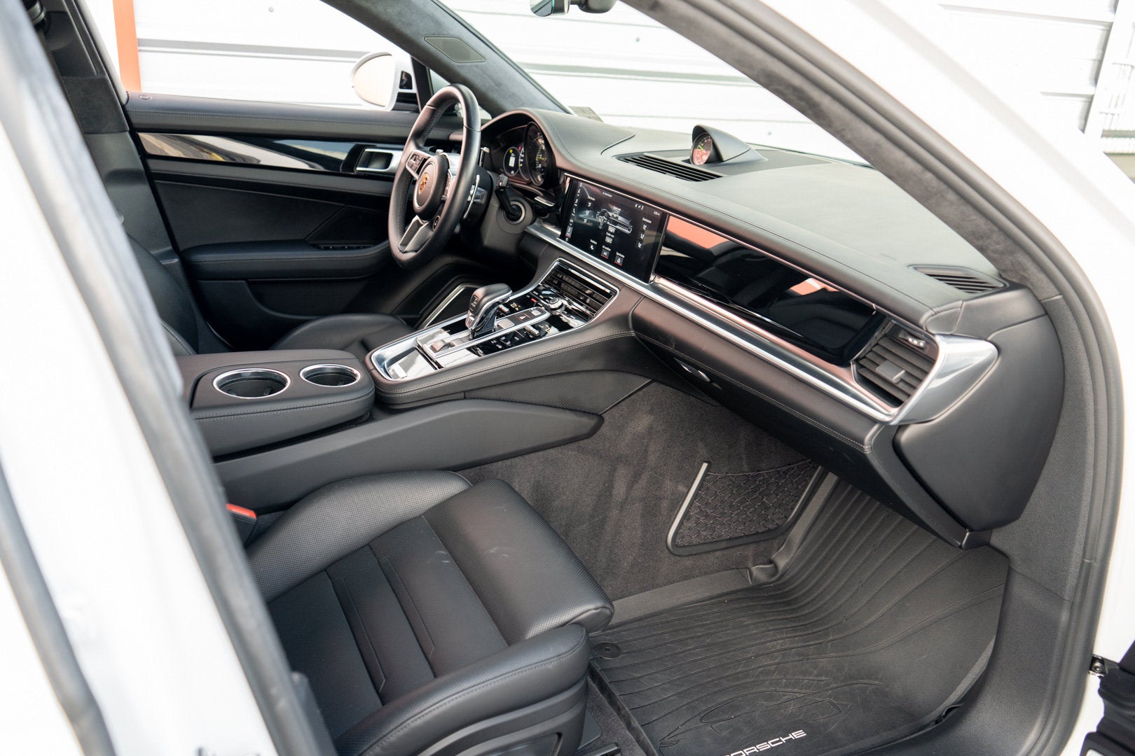 2018 Porsche Panamera Turbo S E-Hybrid