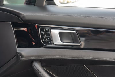 2018 Porsche Panamera Turbo S E-Hybrid