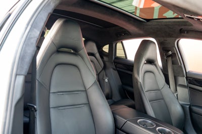 2018 Porsche Panamera Turbo S E-Hybrid