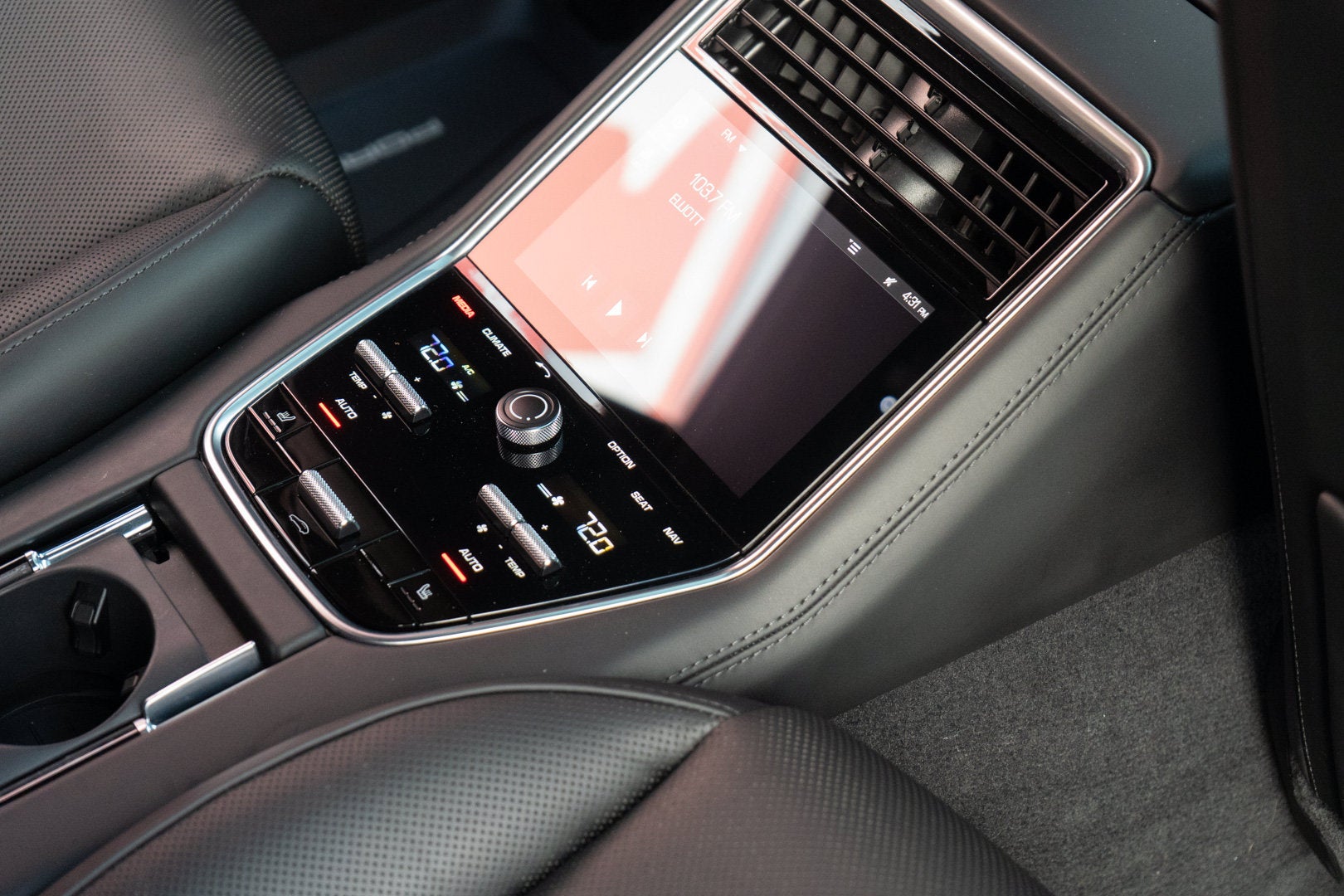 2018 Porsche Panamera Turbo S E-Hybrid