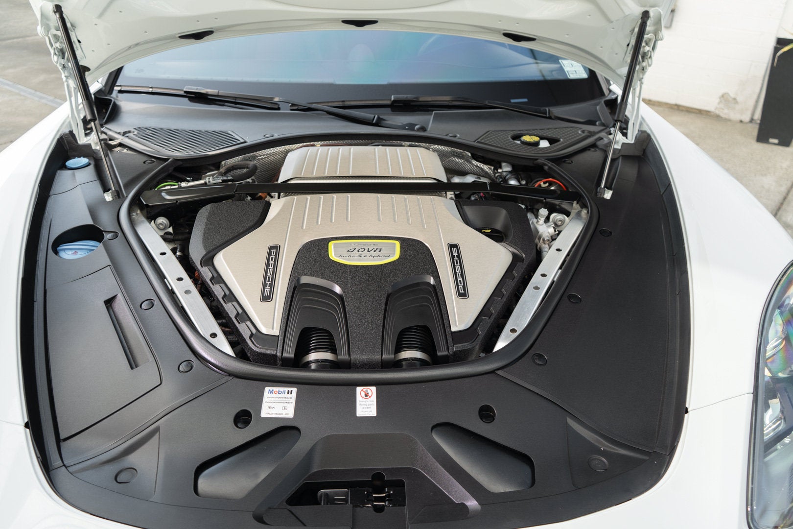 2018 Porsche Panamera Turbo S E-Hybrid