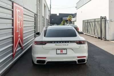 2018 Porsche Panamera Turbo S E-Hybrid