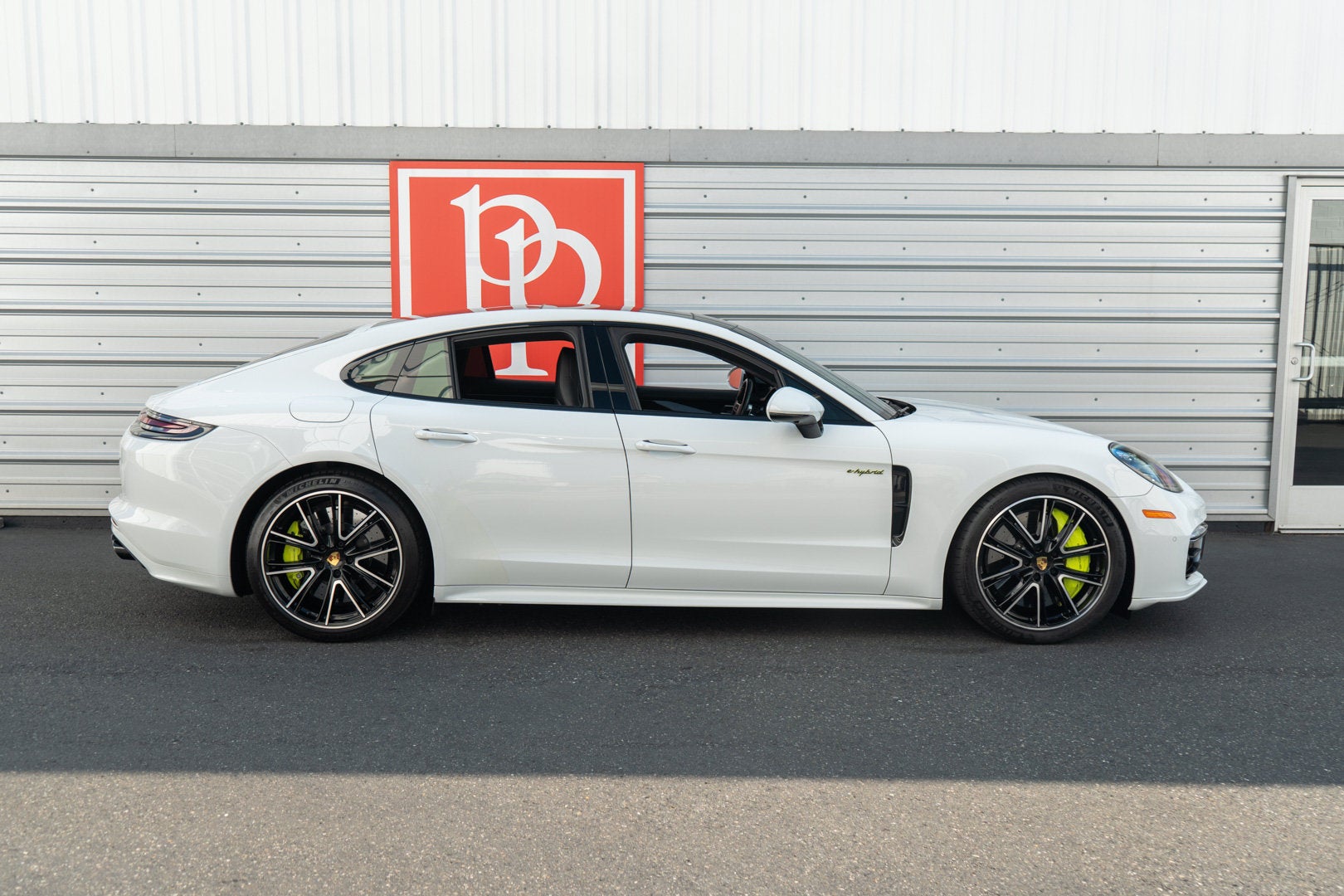 2018 Porsche Panamera Turbo S E-Hybrid