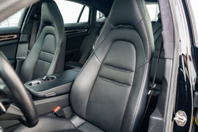2023 Porsche Panamera Turbo S E-Hybrid