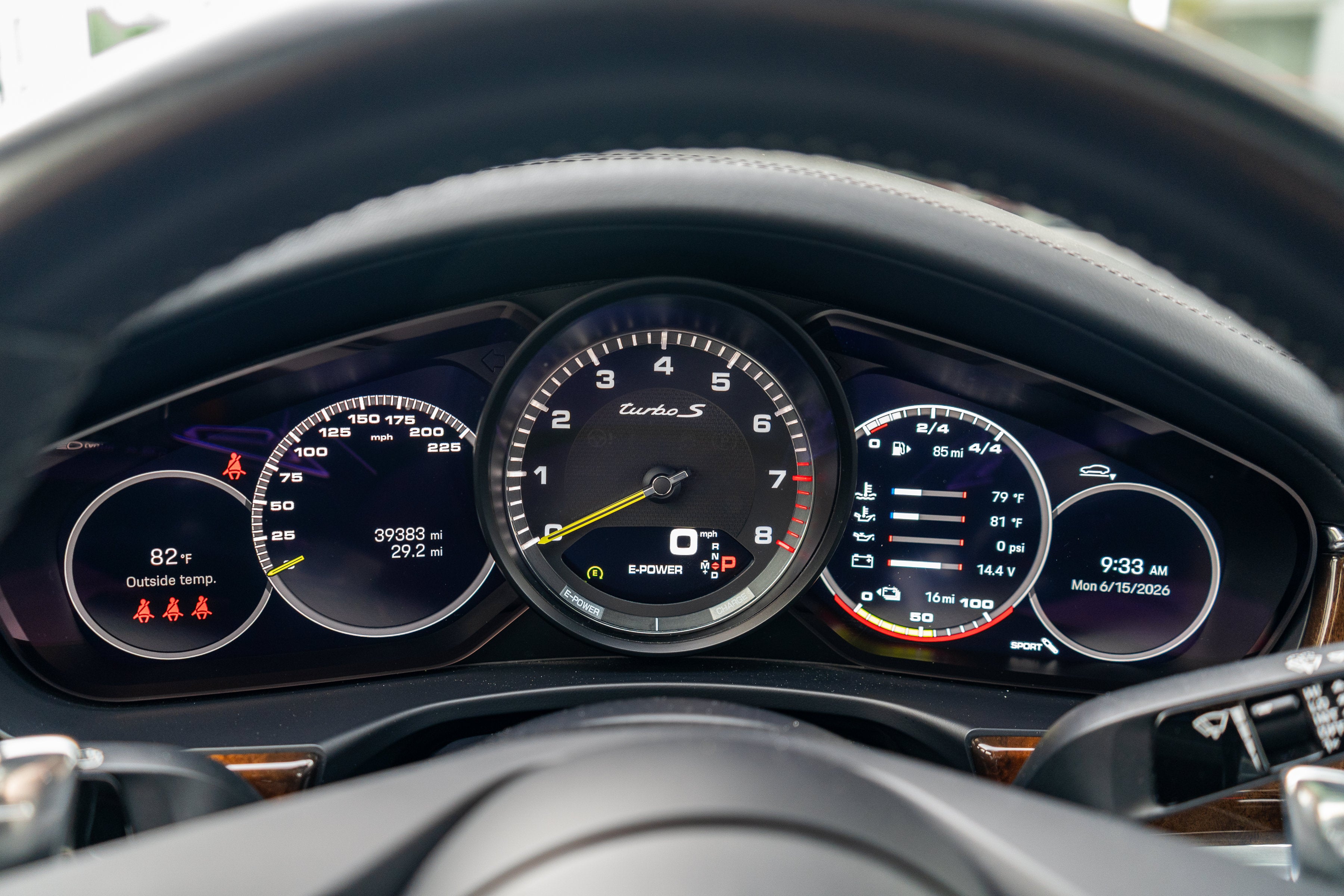 2023 Porsche Panamera Turbo S E-Hybrid
