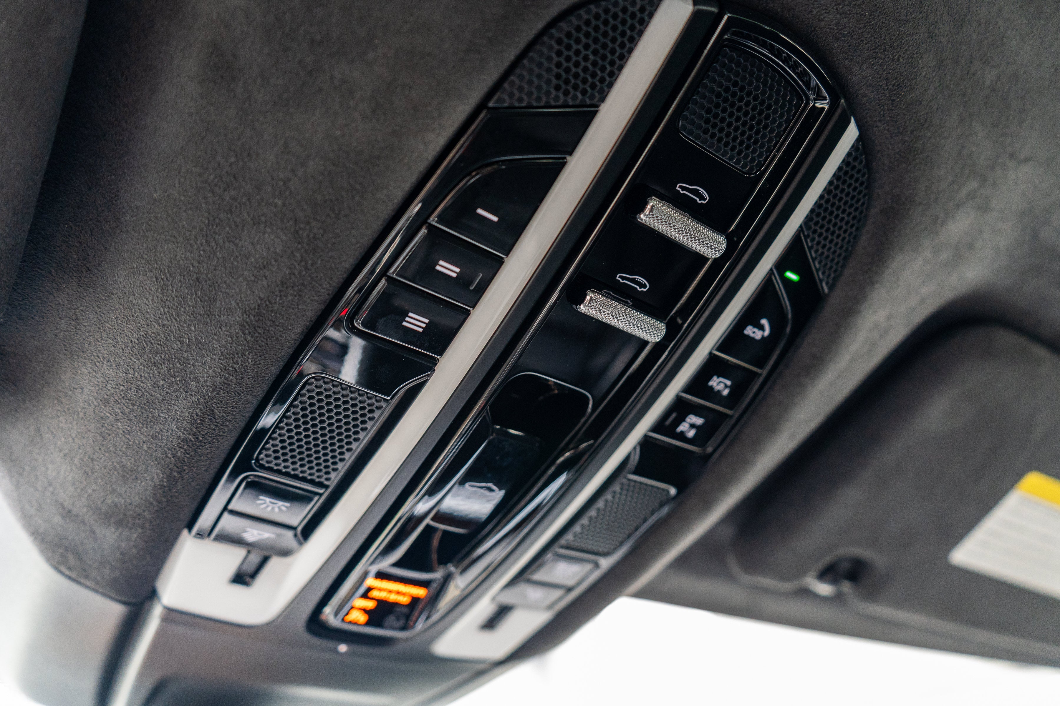 2023 Porsche Panamera Turbo S E-Hybrid