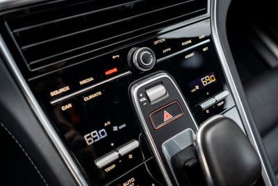 2023 Porsche Panamera Turbo S E-Hybrid
