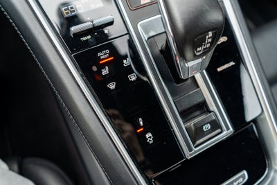 2023 Porsche Panamera Turbo S E-Hybrid