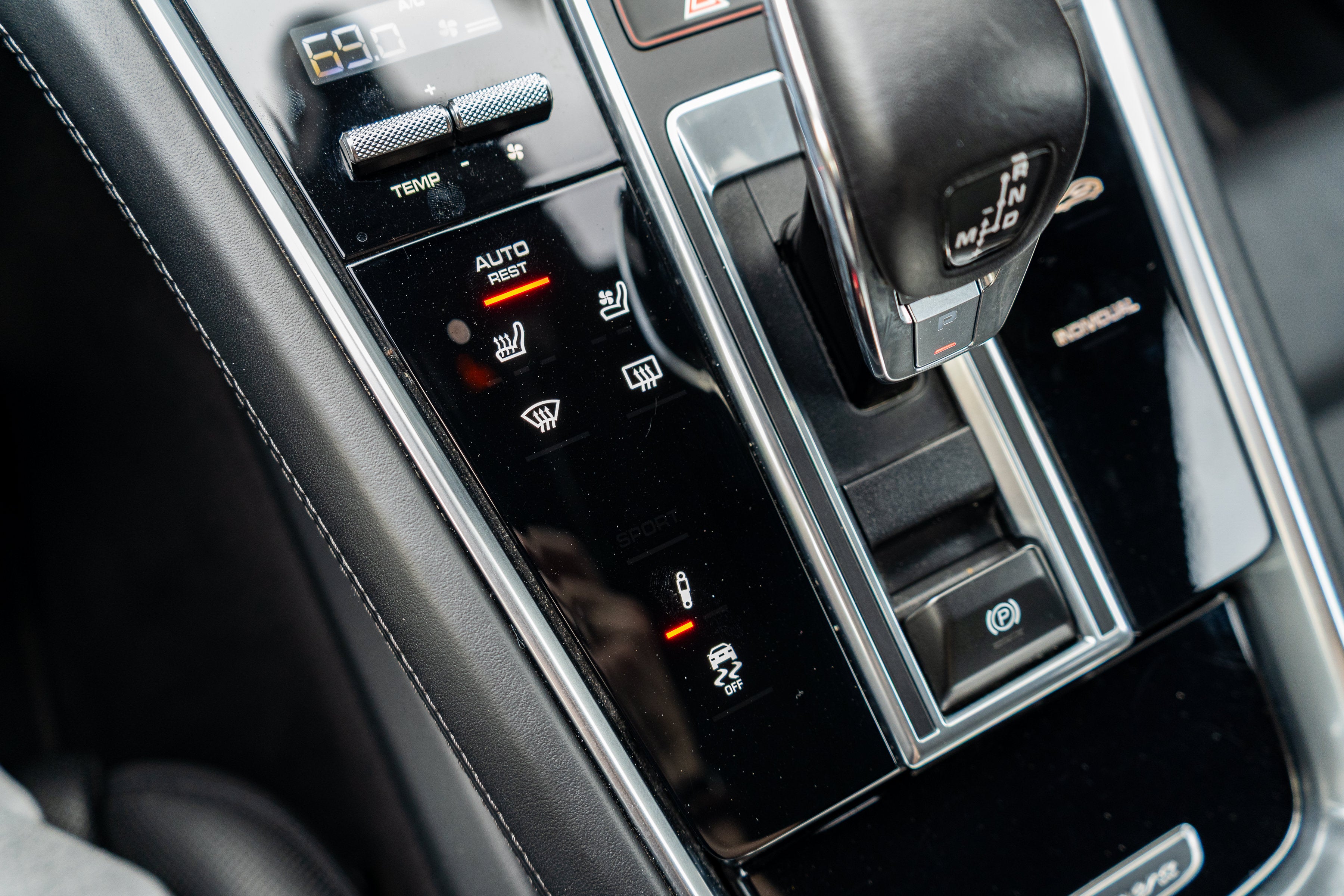 2023 Porsche Panamera Turbo S E-Hybrid