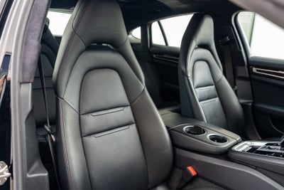 2023 Porsche Panamera Turbo S E-Hybrid