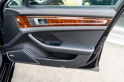 2023 Porsche Panamera Turbo S E-Hybrid