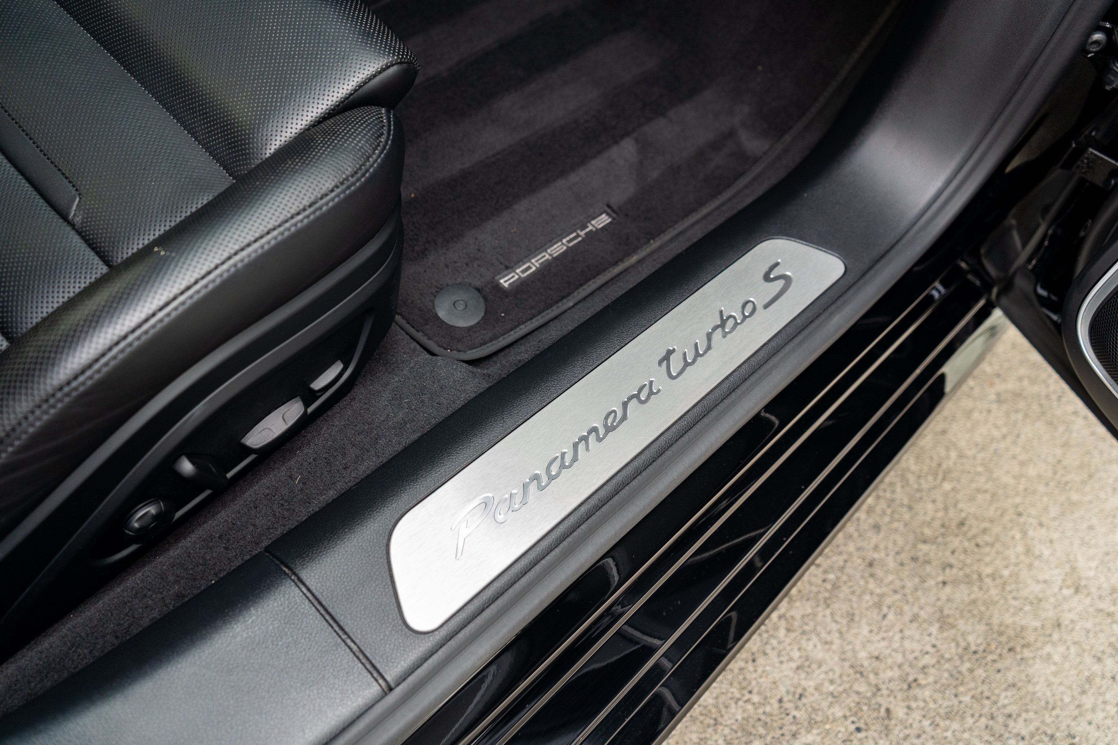 2023 Porsche Panamera Turbo S E-Hybrid