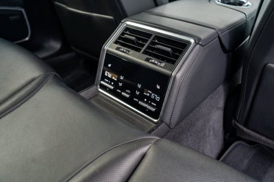 2023 Porsche Panamera Turbo S E-Hybrid