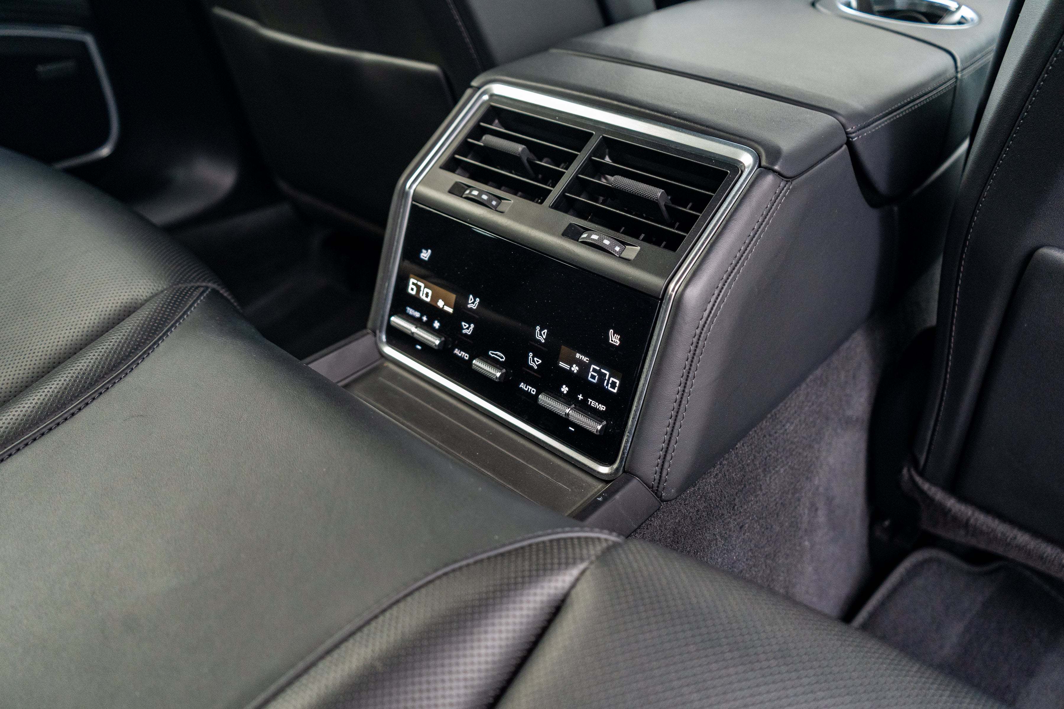 2023 Porsche Panamera Turbo S E-Hybrid