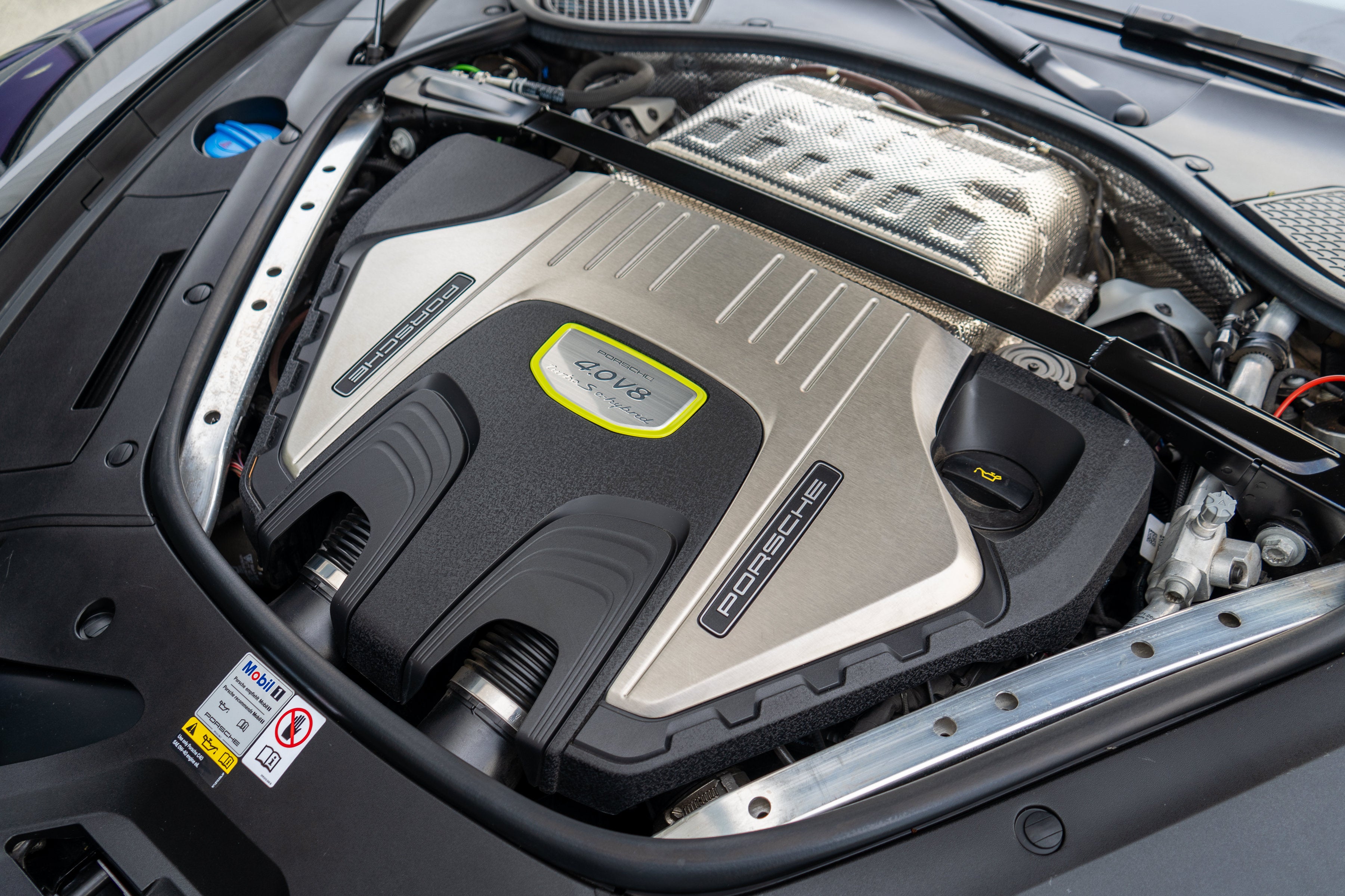 2023 Porsche Panamera Turbo S E-Hybrid