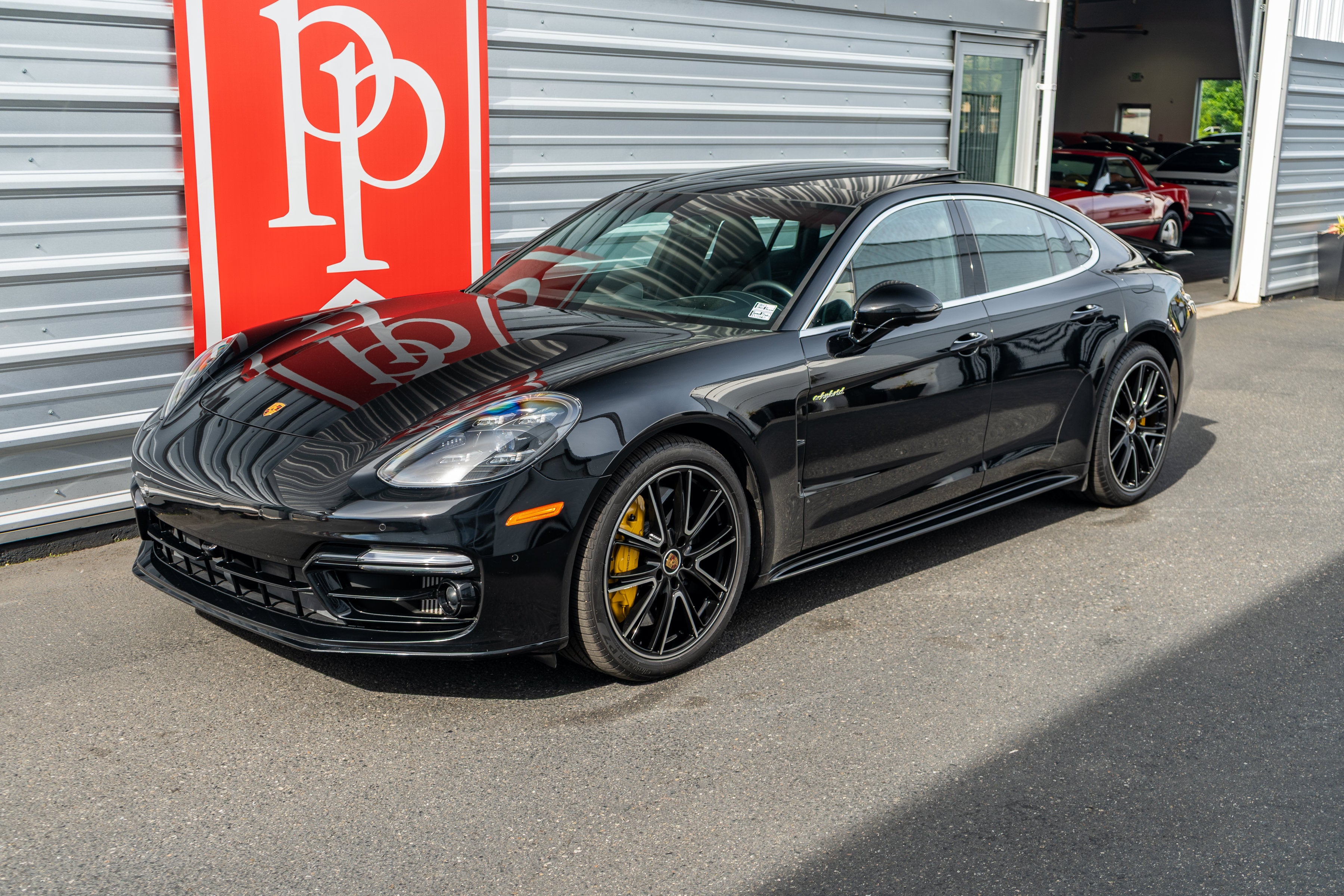 2023 Porsche Panamera Turbo S E-Hybrid