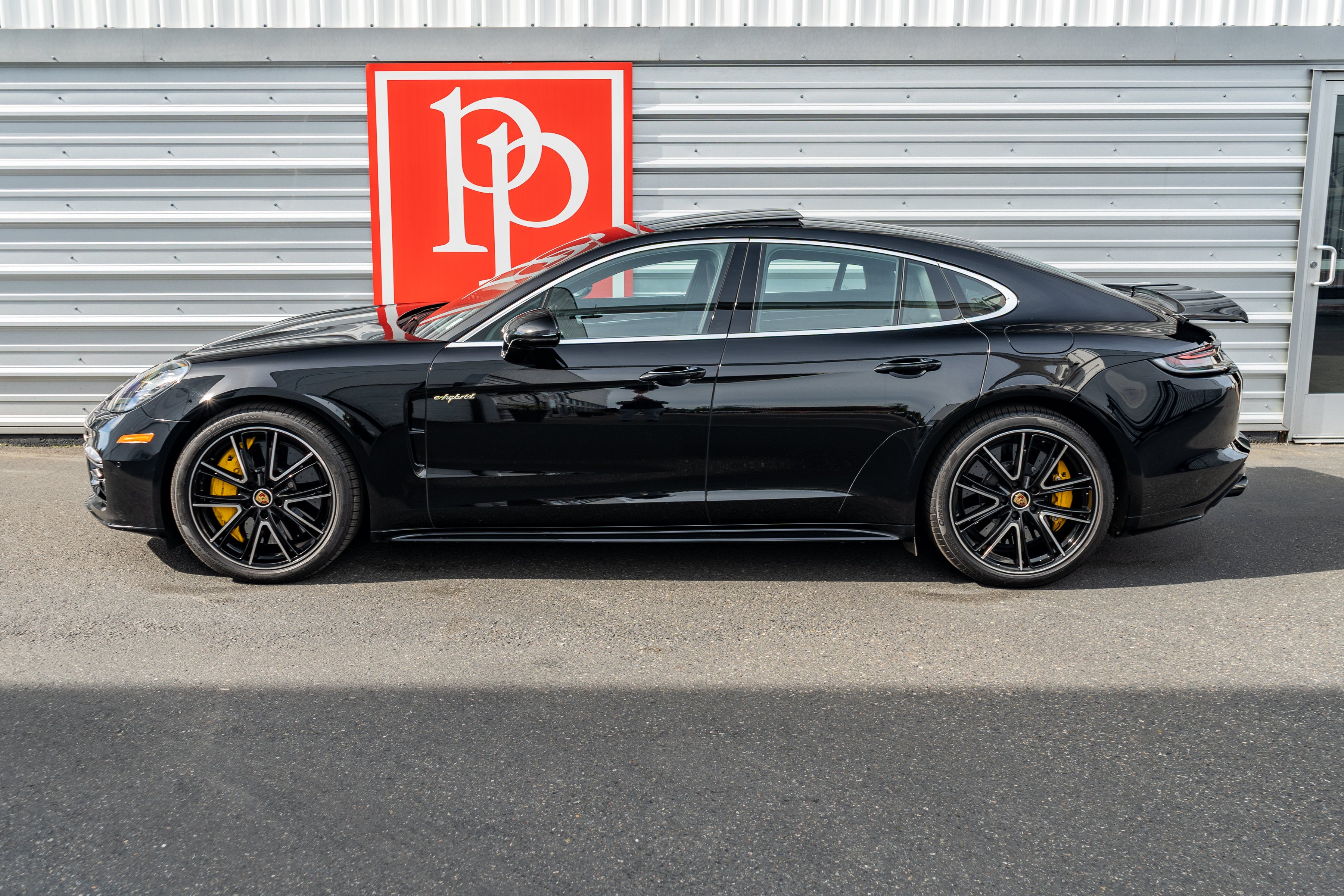 2023 Porsche Panamera Turbo S E-Hybrid