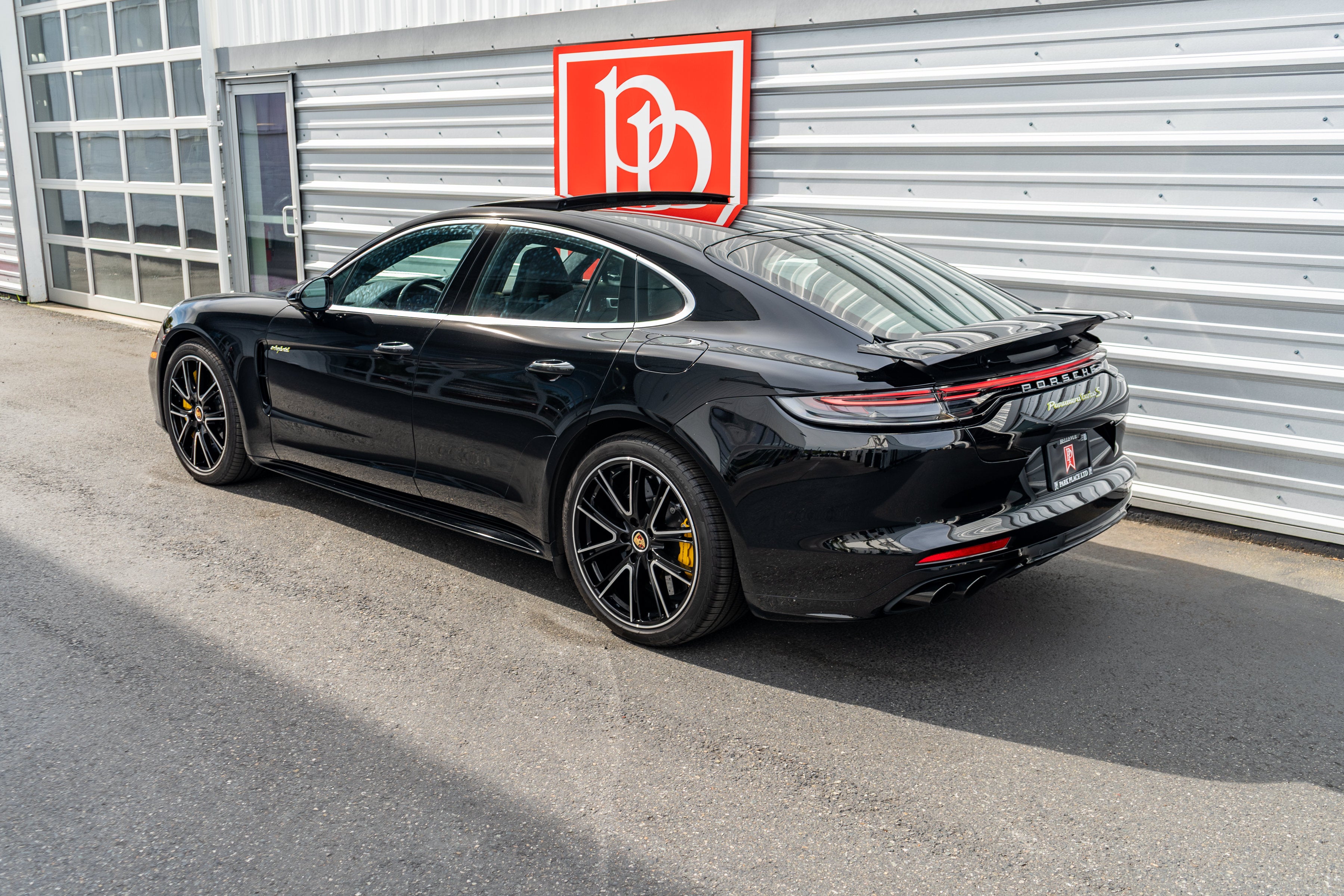 2023 Porsche Panamera Turbo S E-Hybrid