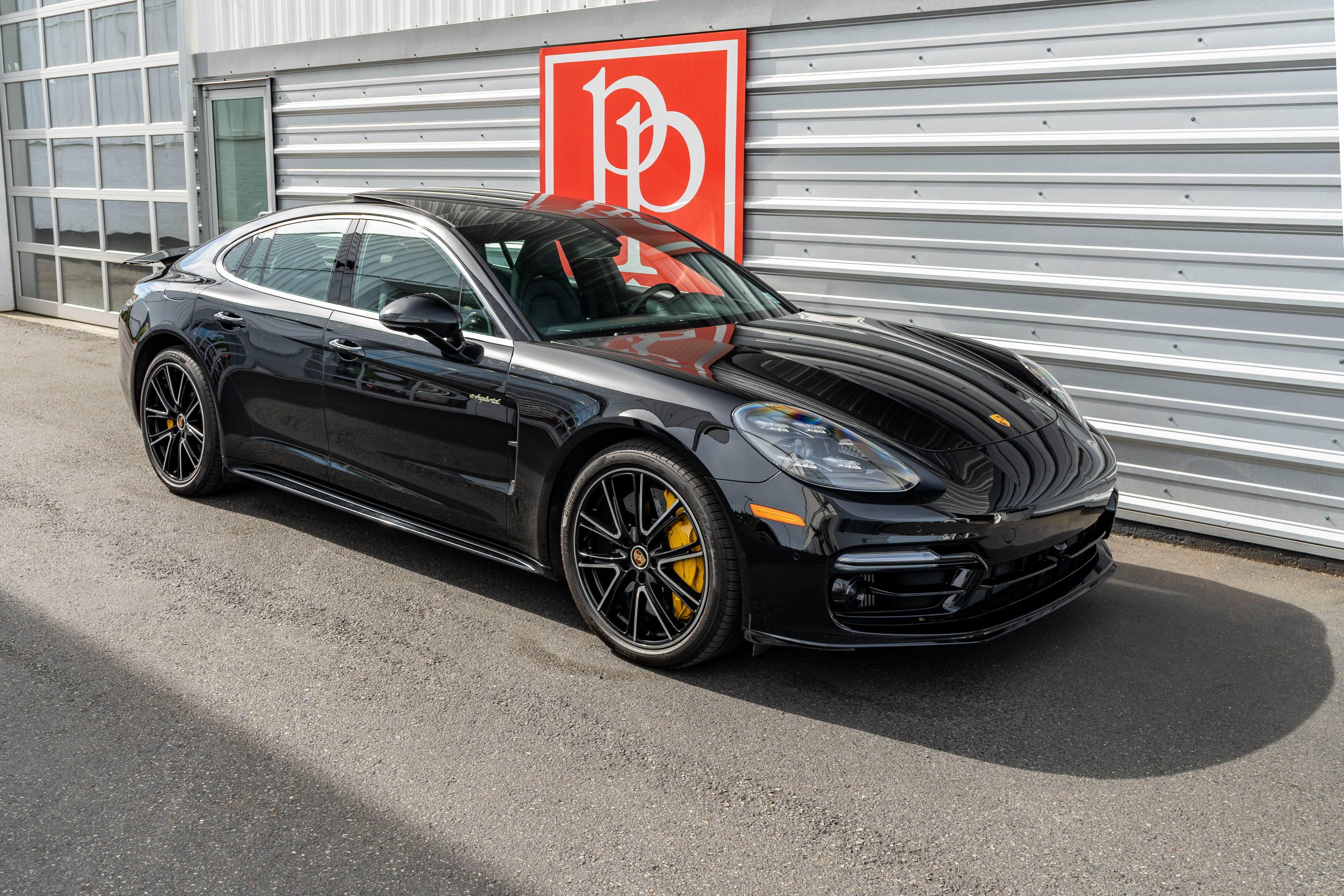 2023 Porsche Panamera Turbo S E-Hybrid