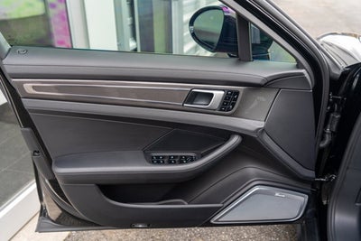 2018 Porsche Panamera Turbo S E-Hybrid