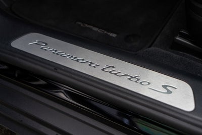 2018 Porsche Panamera Turbo S E-Hybrid