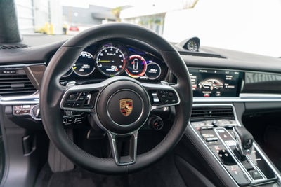 2018 Porsche Panamera Turbo S E-Hybrid