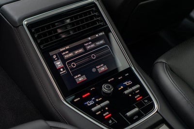 2018 Porsche Panamera Turbo S E-Hybrid