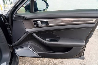 2018 Porsche Panamera Turbo S E-Hybrid