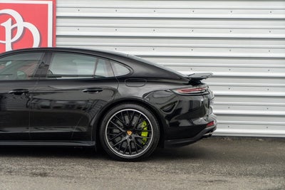 2018 Porsche Panamera Turbo S E-Hybrid