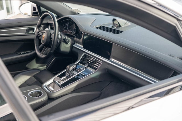 2023 Porsche Panamera Platinum Edition