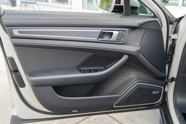 2023 Porsche Panamera Platinum Edition