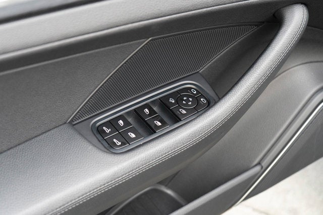 2023 Porsche Panamera Platinum Edition