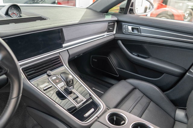 2023 Porsche Panamera Platinum Edition