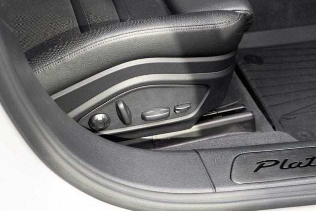 2023 Porsche Panamera Platinum Edition