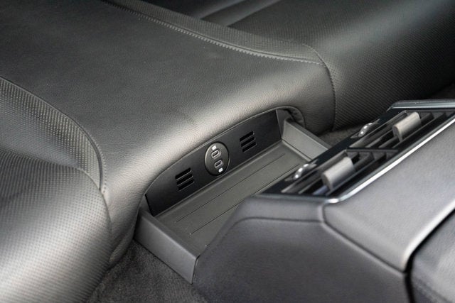 2023 Porsche Panamera Platinum Edition