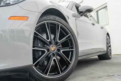 2023 Porsche Panamera Platinum Edition