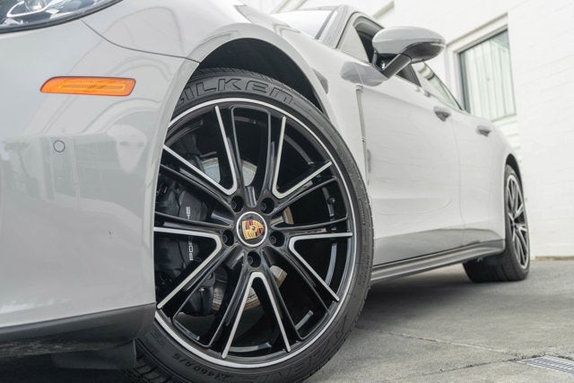 2023 Porsche Panamera Platinum Edition