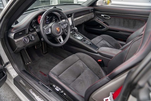 2019 Porsche 911 4 GTS