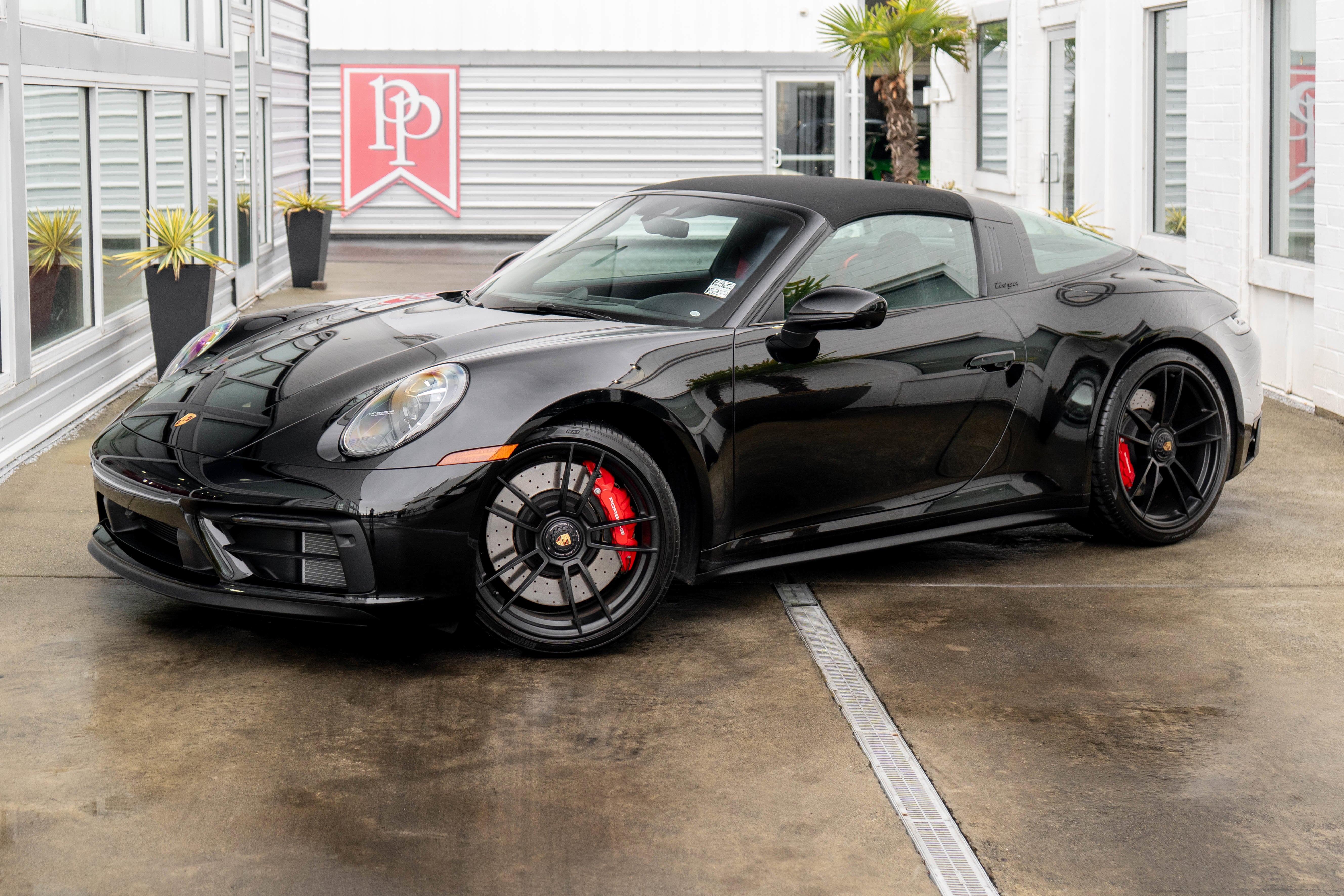 2024 Porsche 911 4 GTS