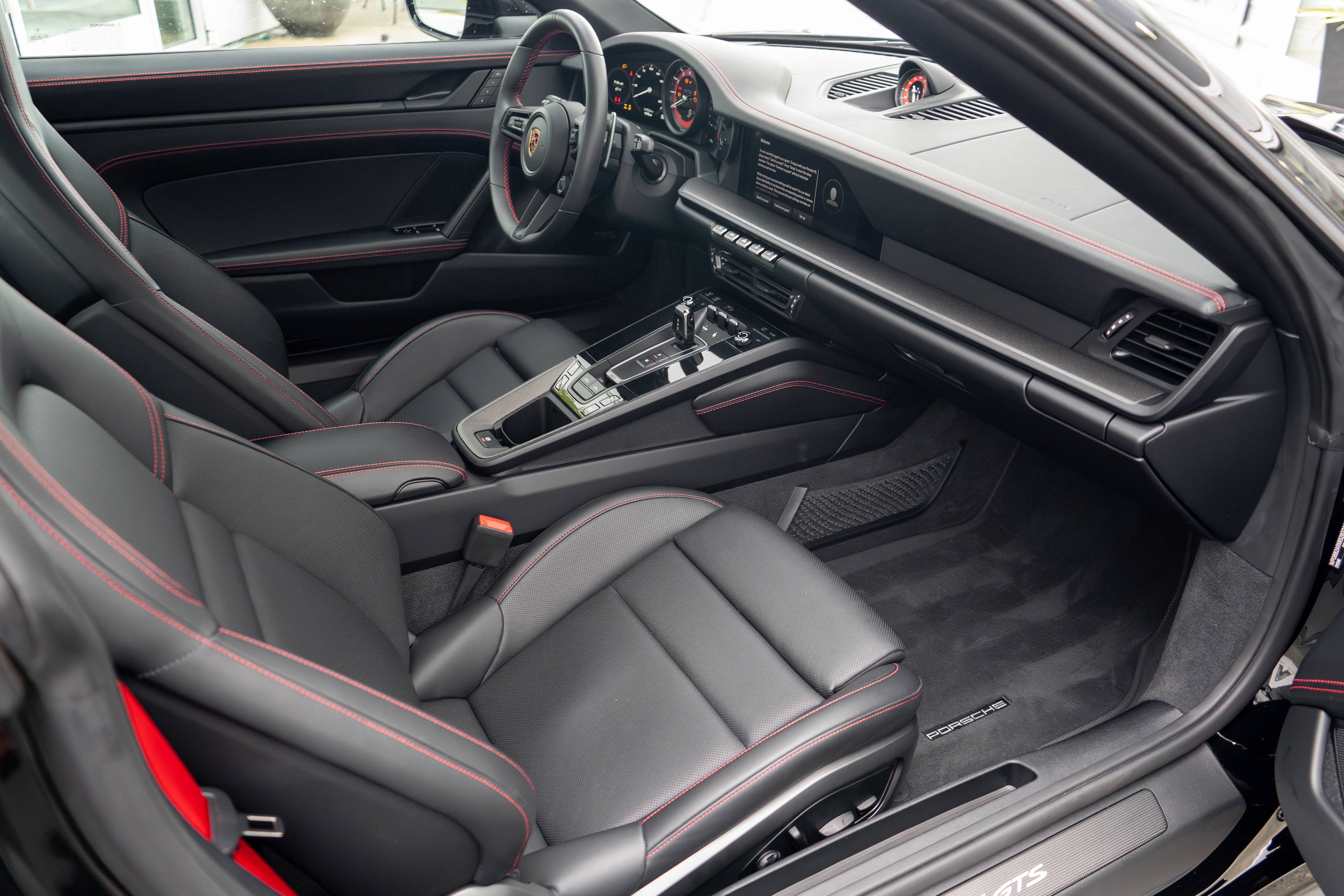 2024 Porsche 911 4 GTS