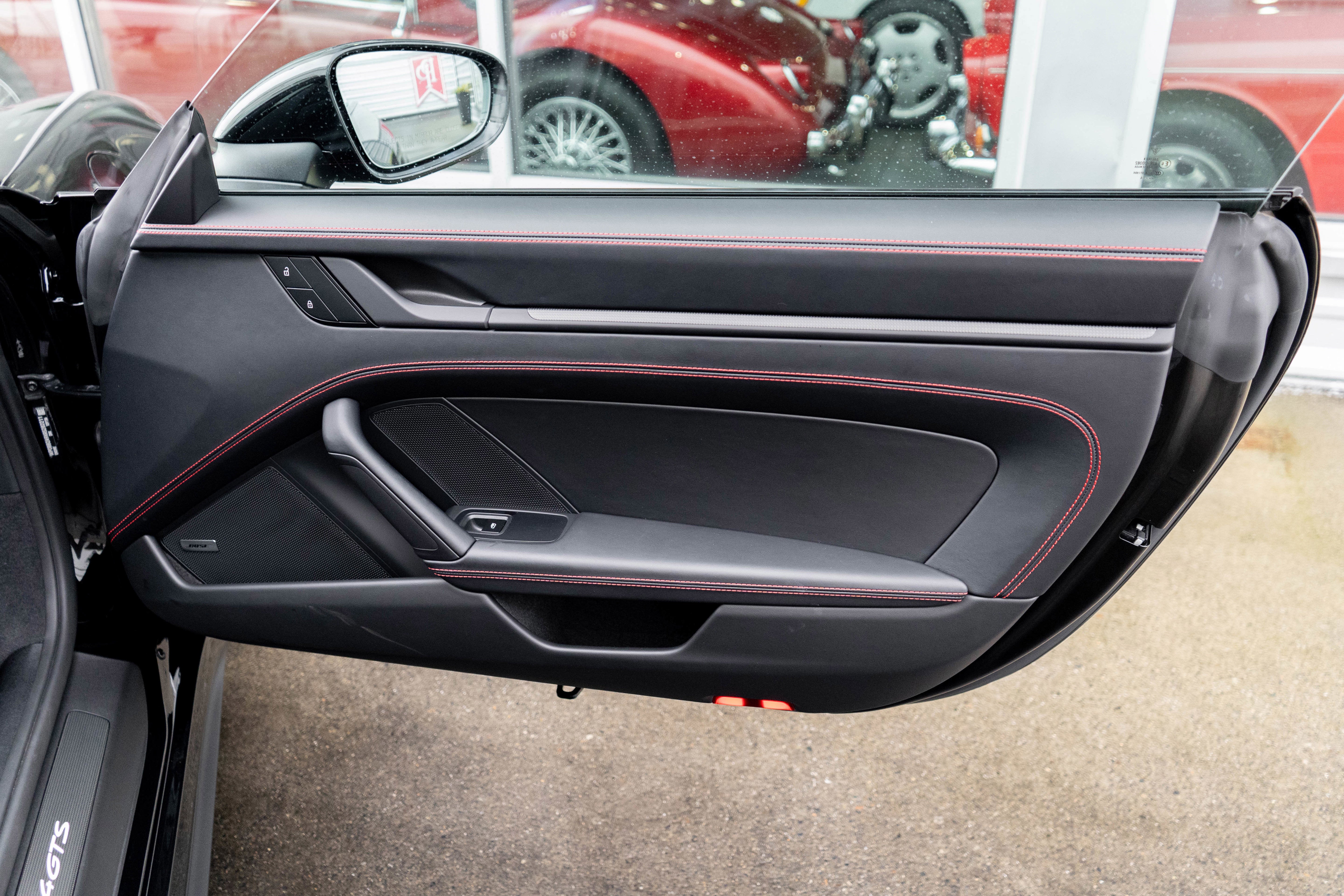 2024 Porsche 911 4 GTS