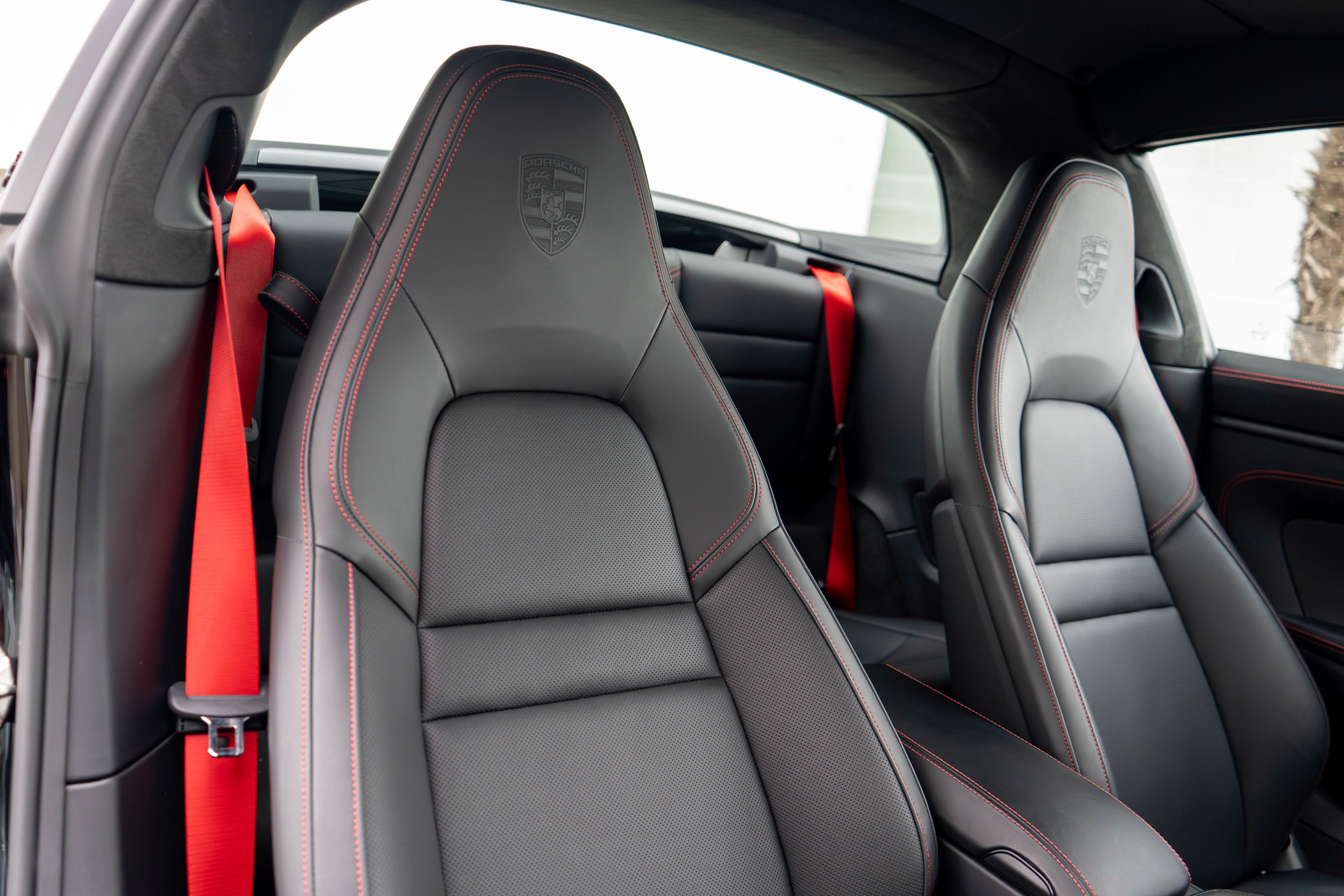 2024 Porsche 911 4 GTS