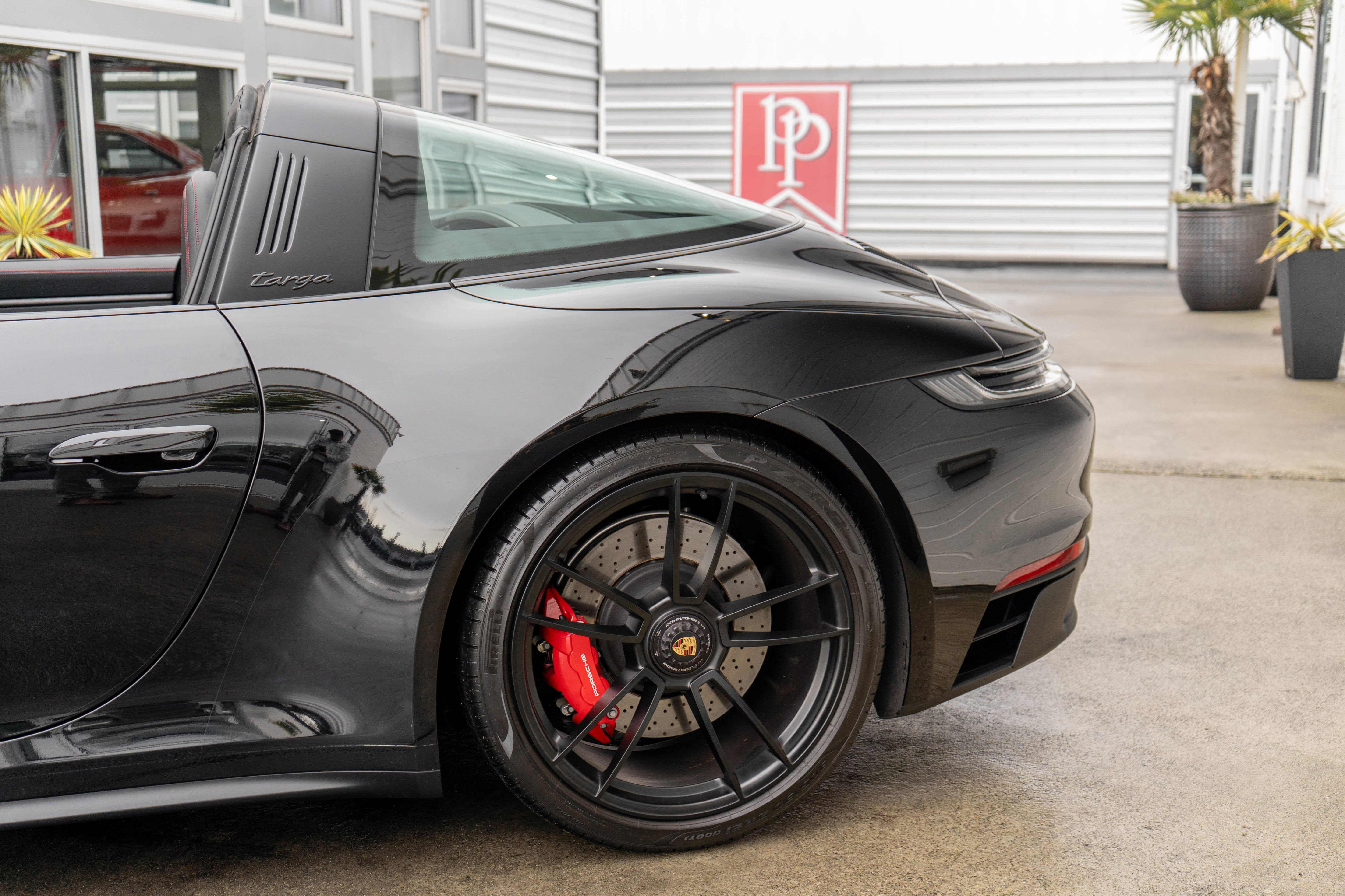 2024 Porsche 911 4 GTS