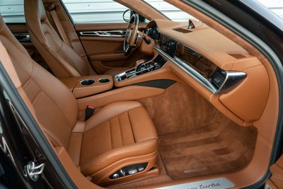 2018 Porsche Panamera Turbo Executive