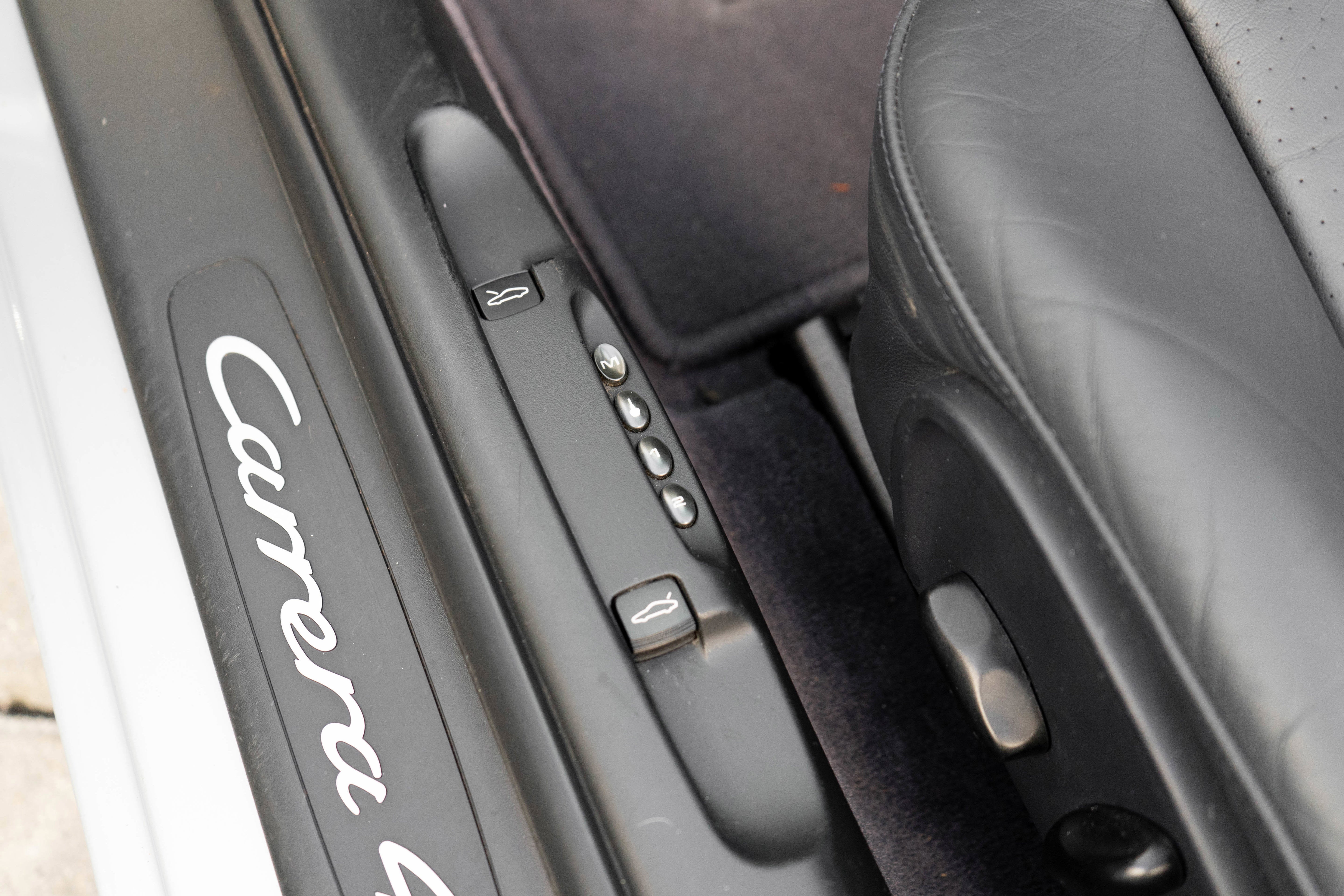 2002 Porsche 911 Carrera 4 2dr Carrera 4 Cabriolet 6-Spd Man