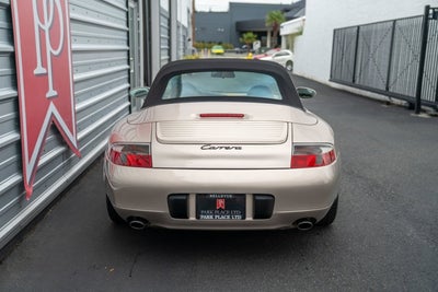 2000 Porsche 911 Carrera
