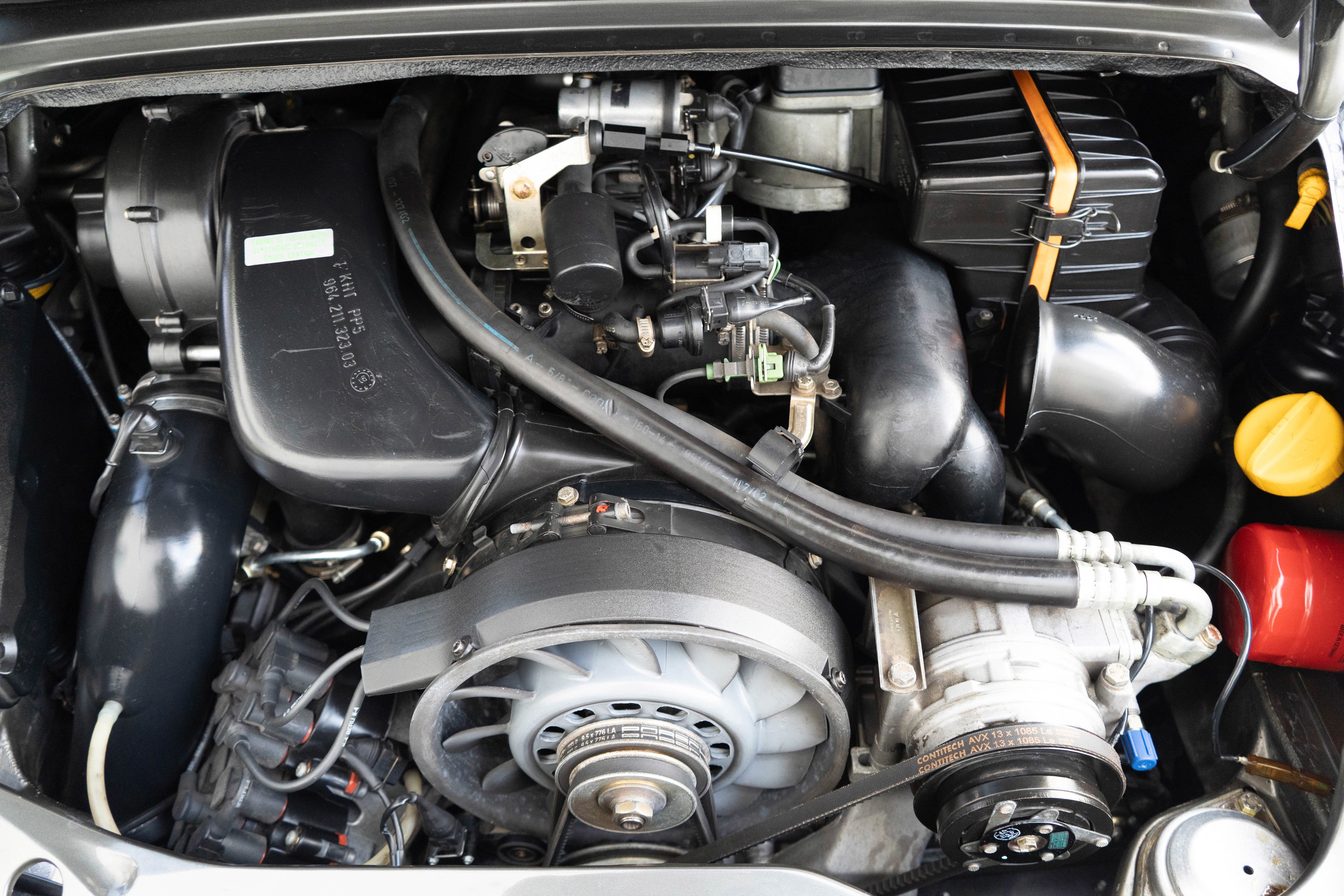 1992 Porsche 911 Carrera 2 2dr Coupe 2 Cabriolet